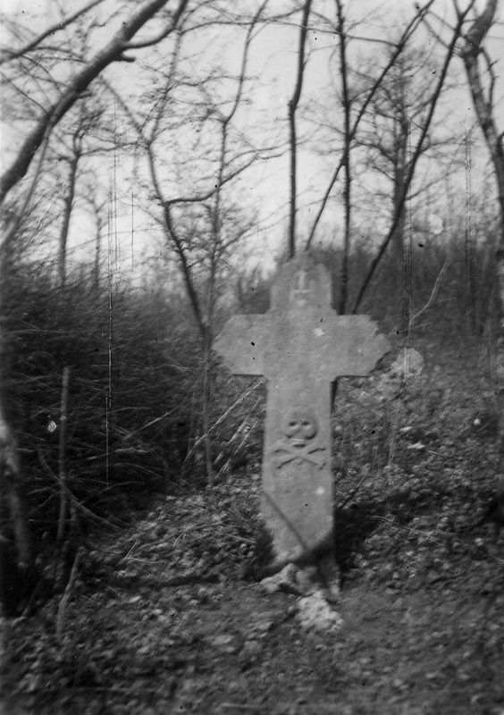 Croix funéraire  d'un curé de Xhignesse