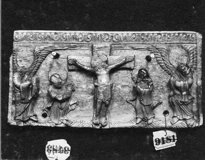 Calvaire avec deux anges (crucifiement)