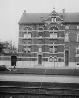 E001572