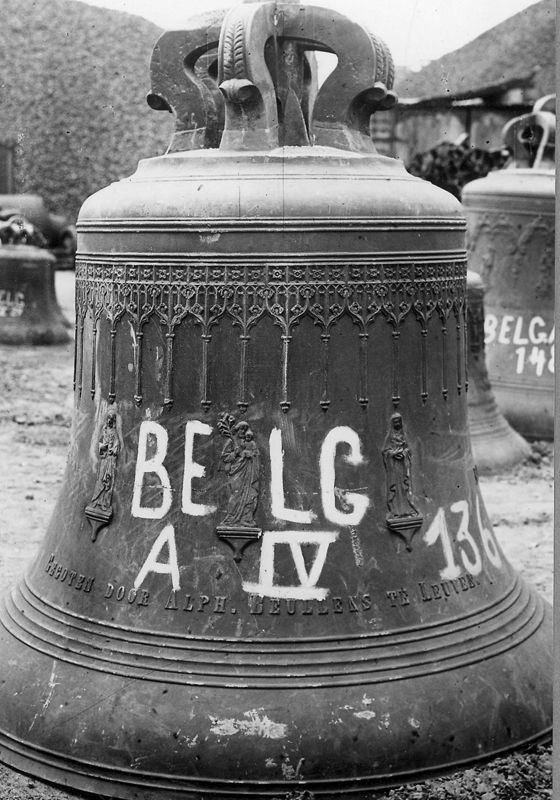 cloche d'église / Kerk Sint-Amandus[Malderen]