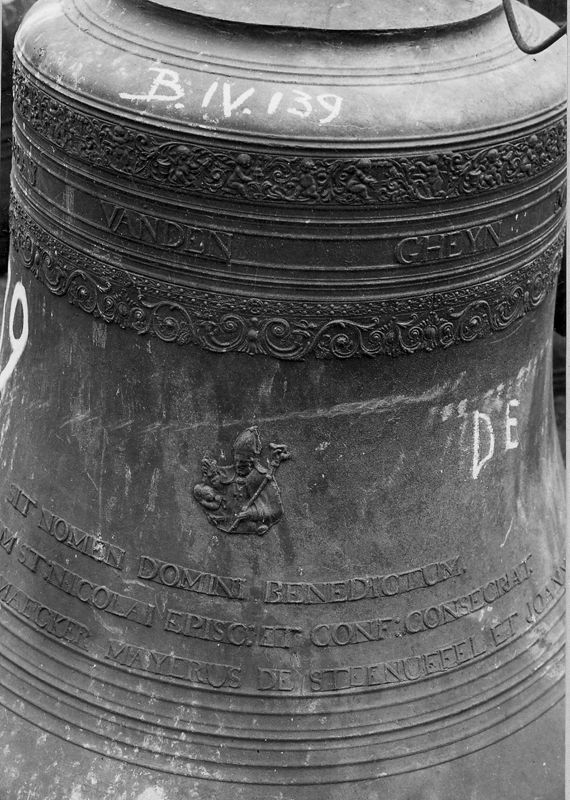 cloche d'église / Kerk Sint-Genoveva[Steenhuffel]