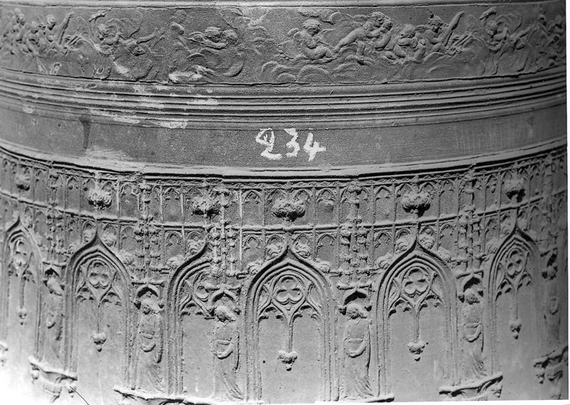 cloche d'église / Kerk Sint-Pieters