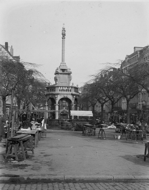 perron[monument][f] / Perron[Liège]