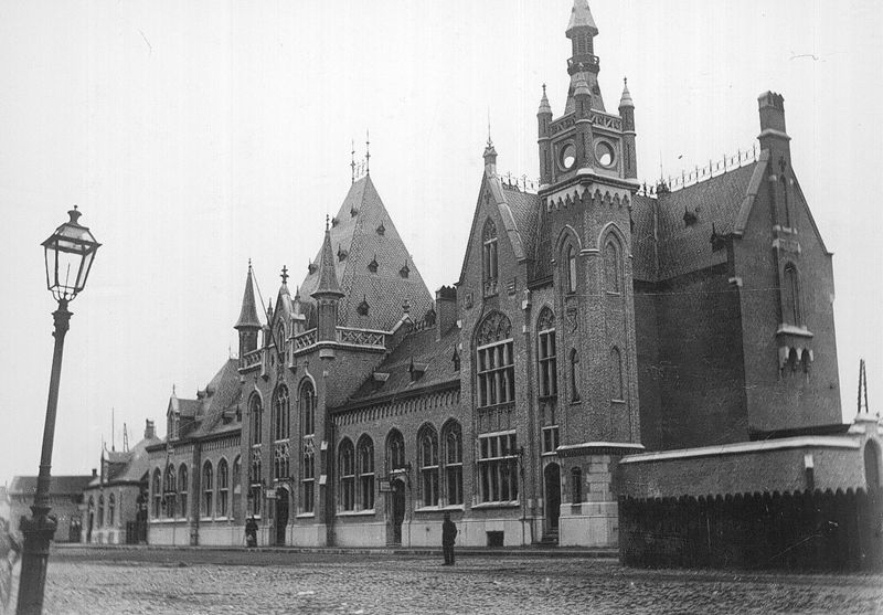 gare / Bouwwerk[Veurne]