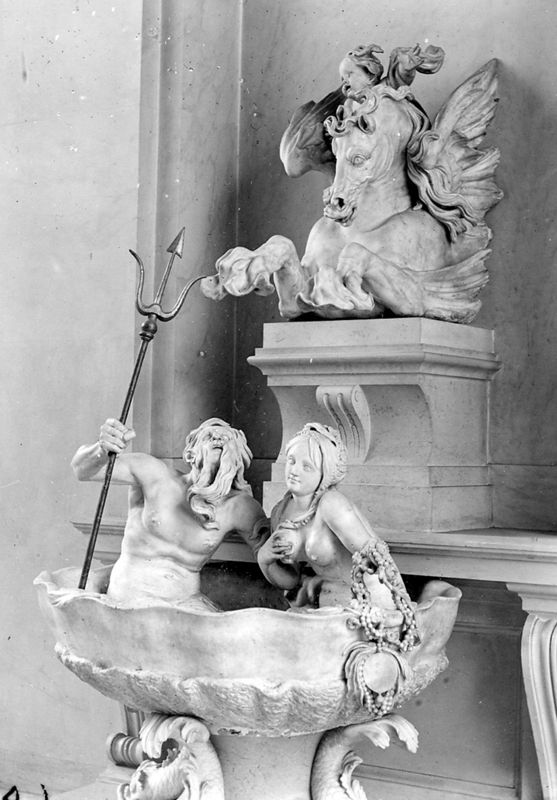 Fontaine aux dieux marins