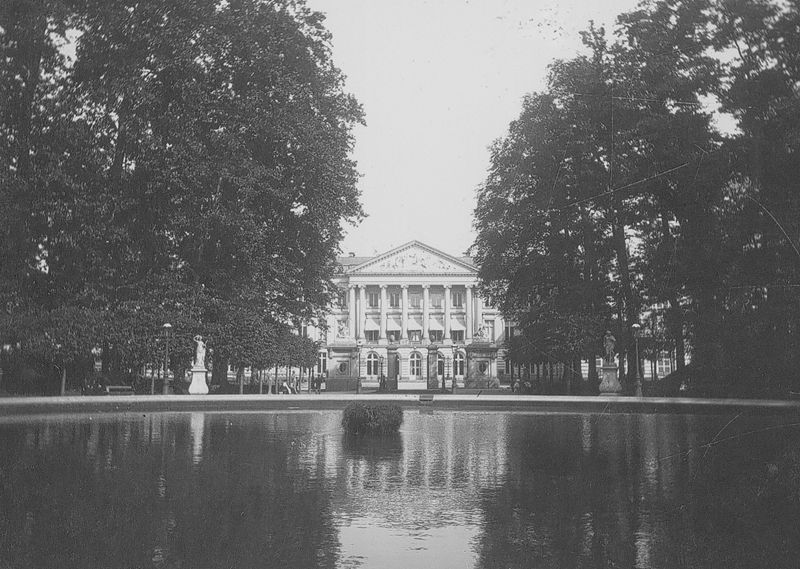 Paleis der Natie (met de Senaat en de Kamer van Volksvertegenwoordigers) - voormalig Paleis van de Raad van Brabant