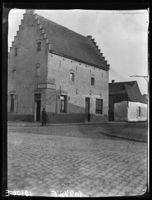 E010478