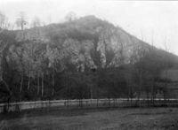 E011885