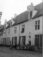 E013001