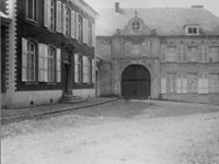 E013085