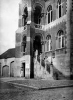 E013235