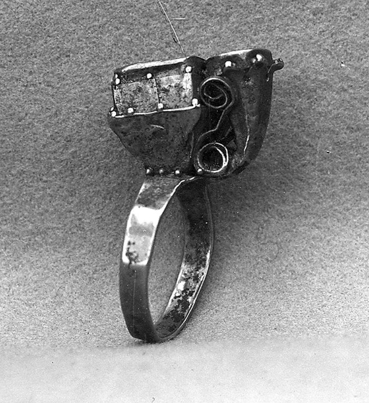 bague[parure] / Musées Royaux d'Art et d'Histoire