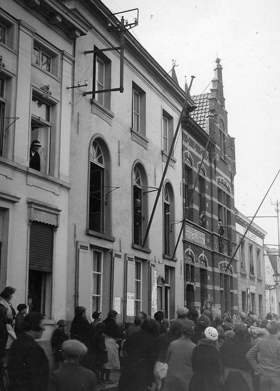 Apostelbrokken op Witte Donderdag te Rupelmonde
