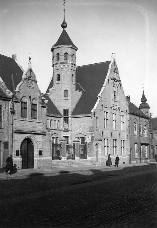" Voorheen Nationale Bank"