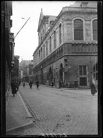E025181