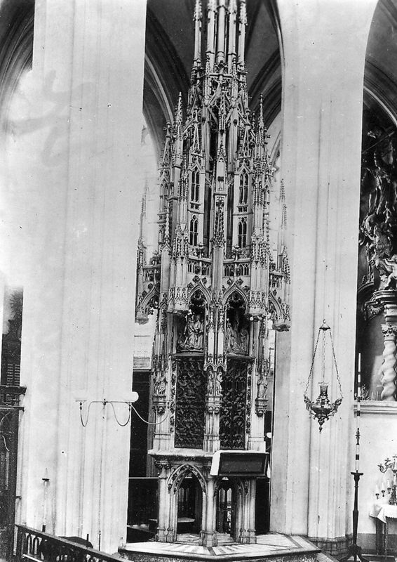 tour du Saint-Sacrement / Kerk Sint-Pieter[Leuven]