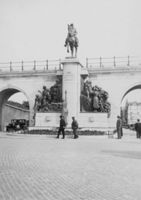 E025686