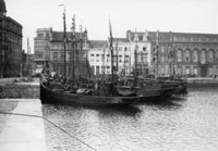 E025806