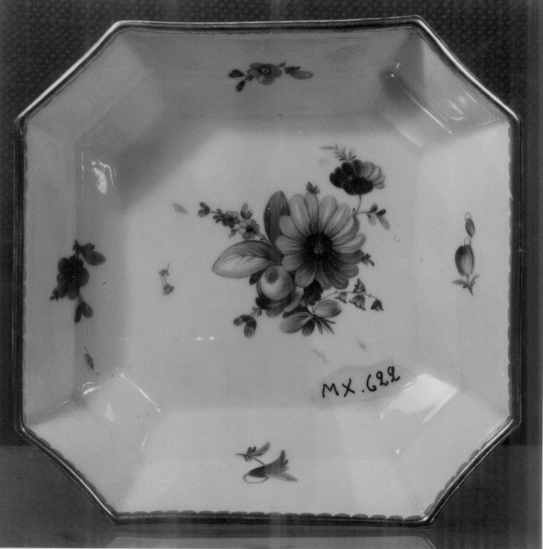 plateau[support plat] / Musée Curtius