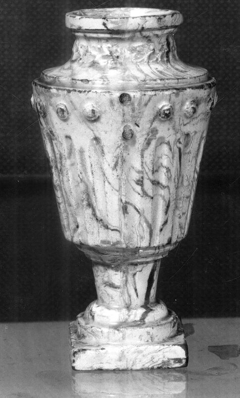 vase décoratif / Musée Curtius