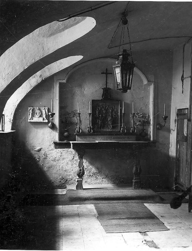 Houtappel crypt