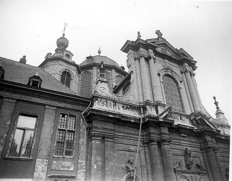 église paroissiale / Kerk O.L.Vrouw van Hanswijk