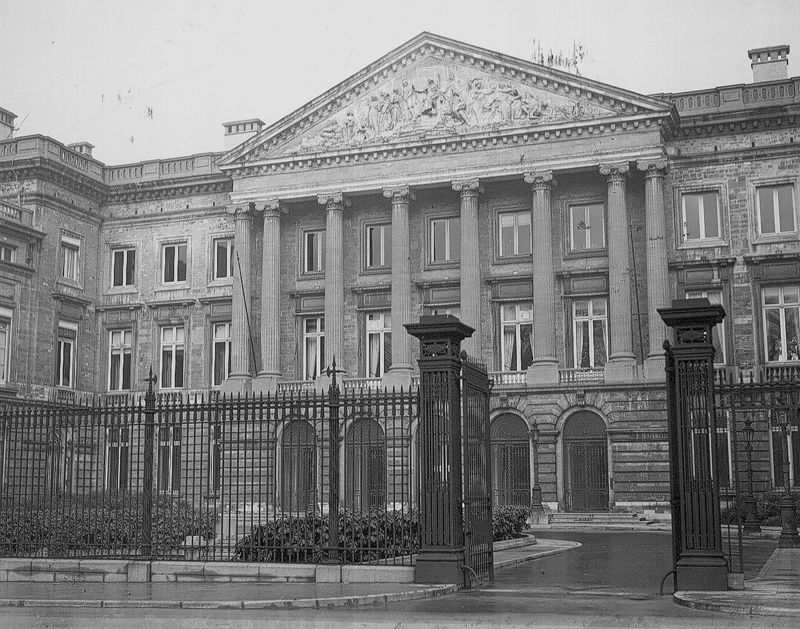 Paleis der Natie (met de Senaat en de Kamer van Volksvertegenwoordigers) - voormalig Paleis van de Raad van Brabant
