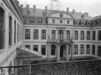 E037668