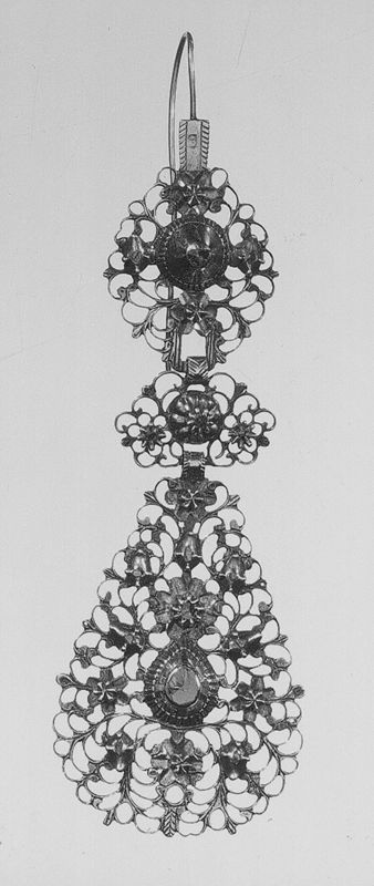 filigraan met diamantschilfers in zilver