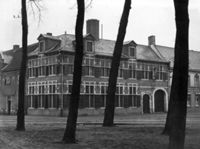 E038956