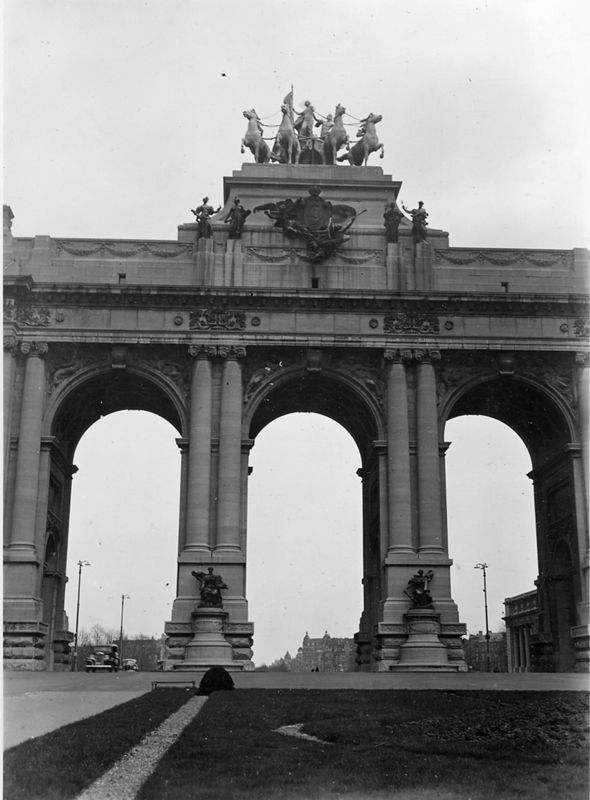 Arcade et hémicycle du Cinquantenaire