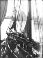 E049256