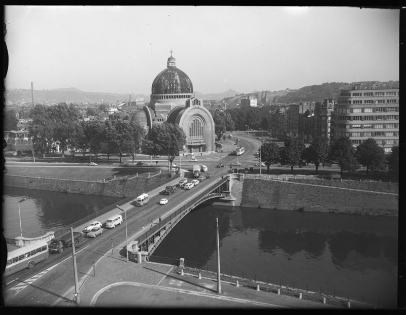 Vue sur la Meuse, le Pont de Fétinne et l'église Saint-Vincent à Liège