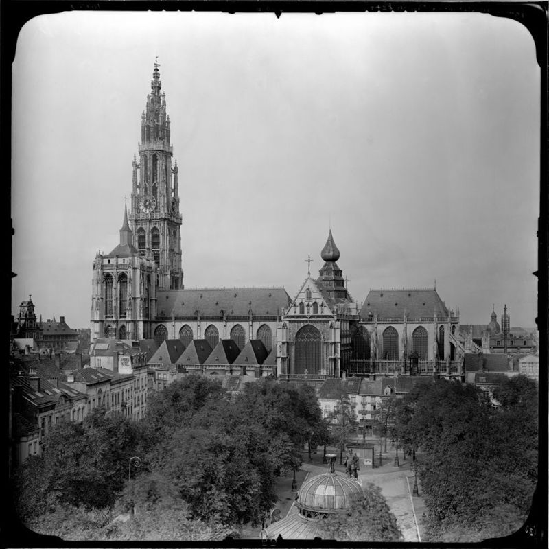cathédrale / Kathedraal Onze-Lieve-Vrouw ten Hemel opgenomen