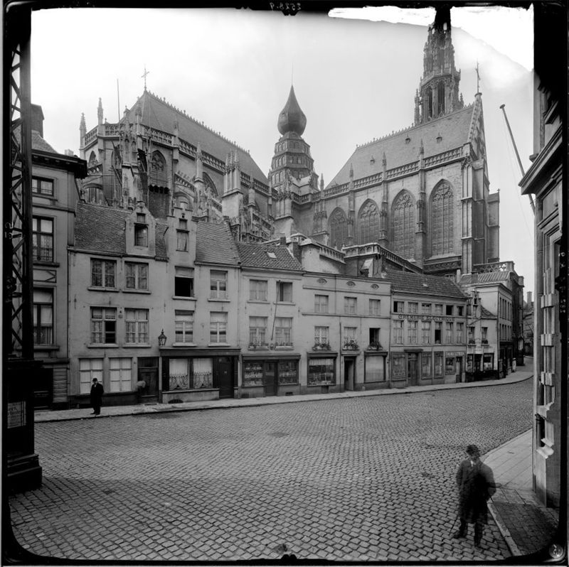 cathédrale / Kathedraal Onze-Lieve-Vrouw ten Hemel opgenomen