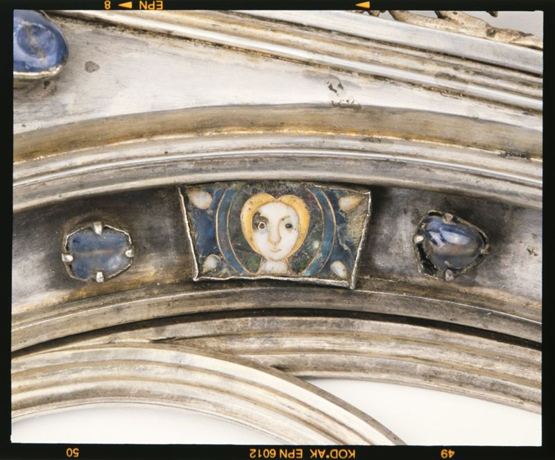 châsse de Sainte-Gertrude : Détails du grand côté avec sainte Gertrude et transept (CG / TRG)