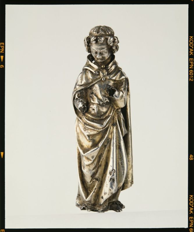 châsse de Sainte-Gertrude : Détails du pignon de la Vierge à l'Enfant (PV)