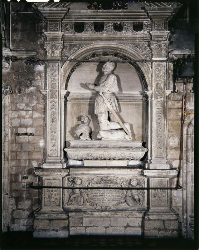 Grafmonument van Arnoul de Hornes en zijn echtgenote