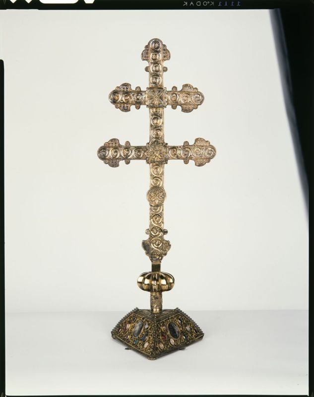 croix-reliquaire à double-travers