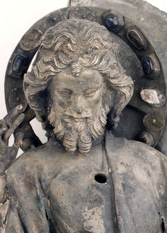 châsse de Sainte-Gertrude : Détails du pignon avec le Christ trônant (PC)