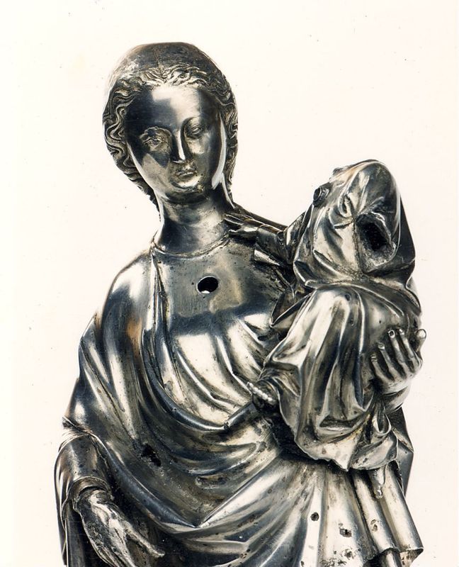 châsse de Sainte-Gertrude : Détails du pignon de la Vierge à l'Enfant (PV)