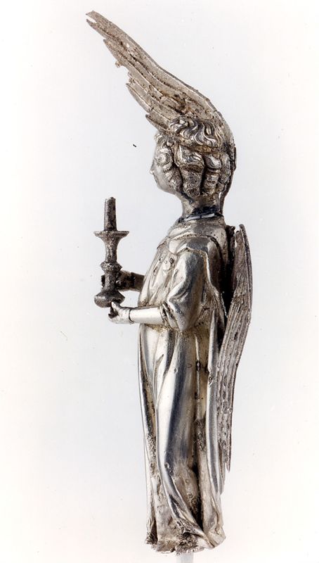 châsse de Sainte-Gertrude : Détails du pignon de la Vierge à l'Enfant (PV)