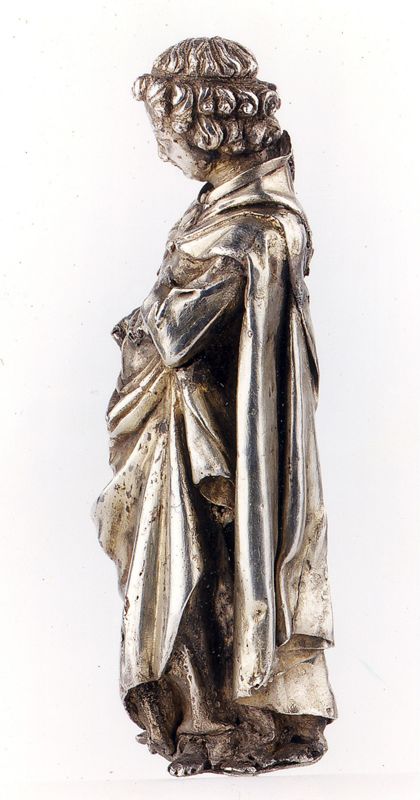 châsse de Sainte-Gertrude : Détails du pignon de la Vierge à l'Enfant (PV)