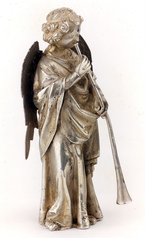 châsse de Sainte-Gertrude : Détails du pignon de la Vierge à l'Enfant (PV)