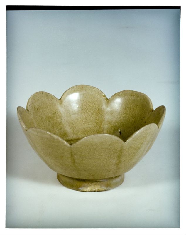 Coupe en forme de fleur de lotus céladon
