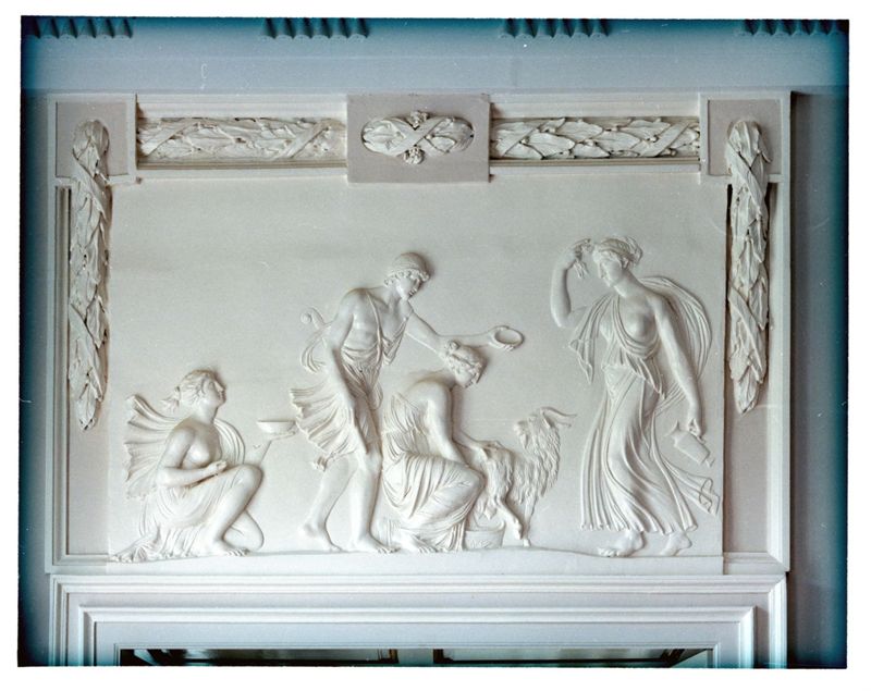 Scène antique : femmes, homme, chèvre