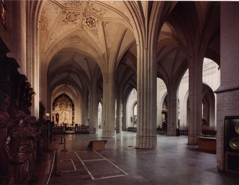 cathédrale / Kathedraal Onze-Lieve-Vrouw ten Hemel opgenomen