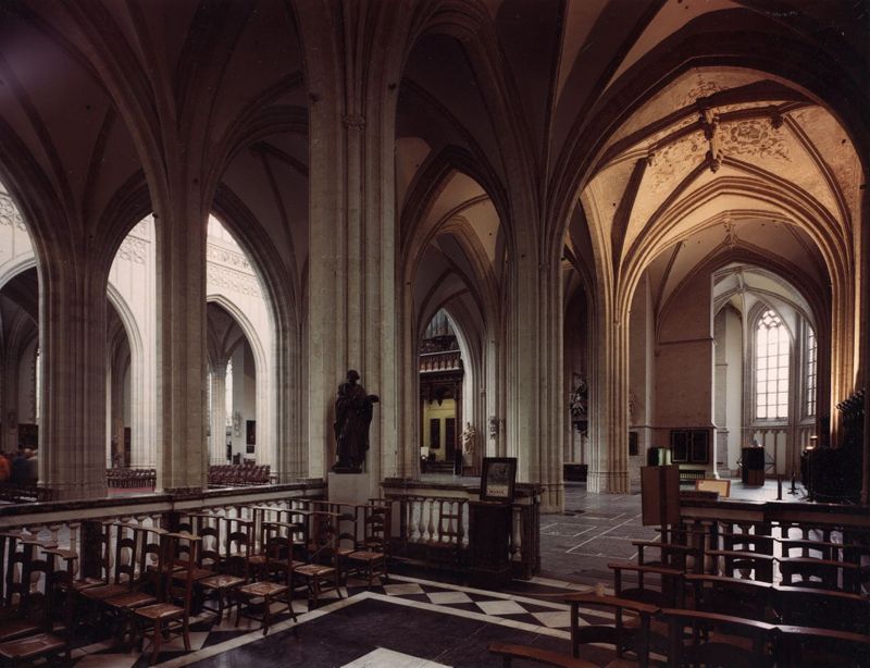 cathédrale / Kathedraal Onze-Lieve-Vrouw ten Hemel opgenomen