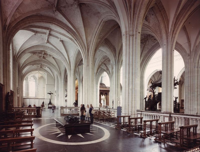cathédrale / Kathedraal Onze-Lieve-Vrouw ten Hemel opgenomen