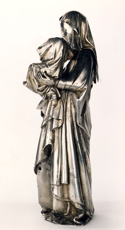 châsse de Sainte-Gertrude : Détails du pignon de la Vierge à l'Enfant (PV)